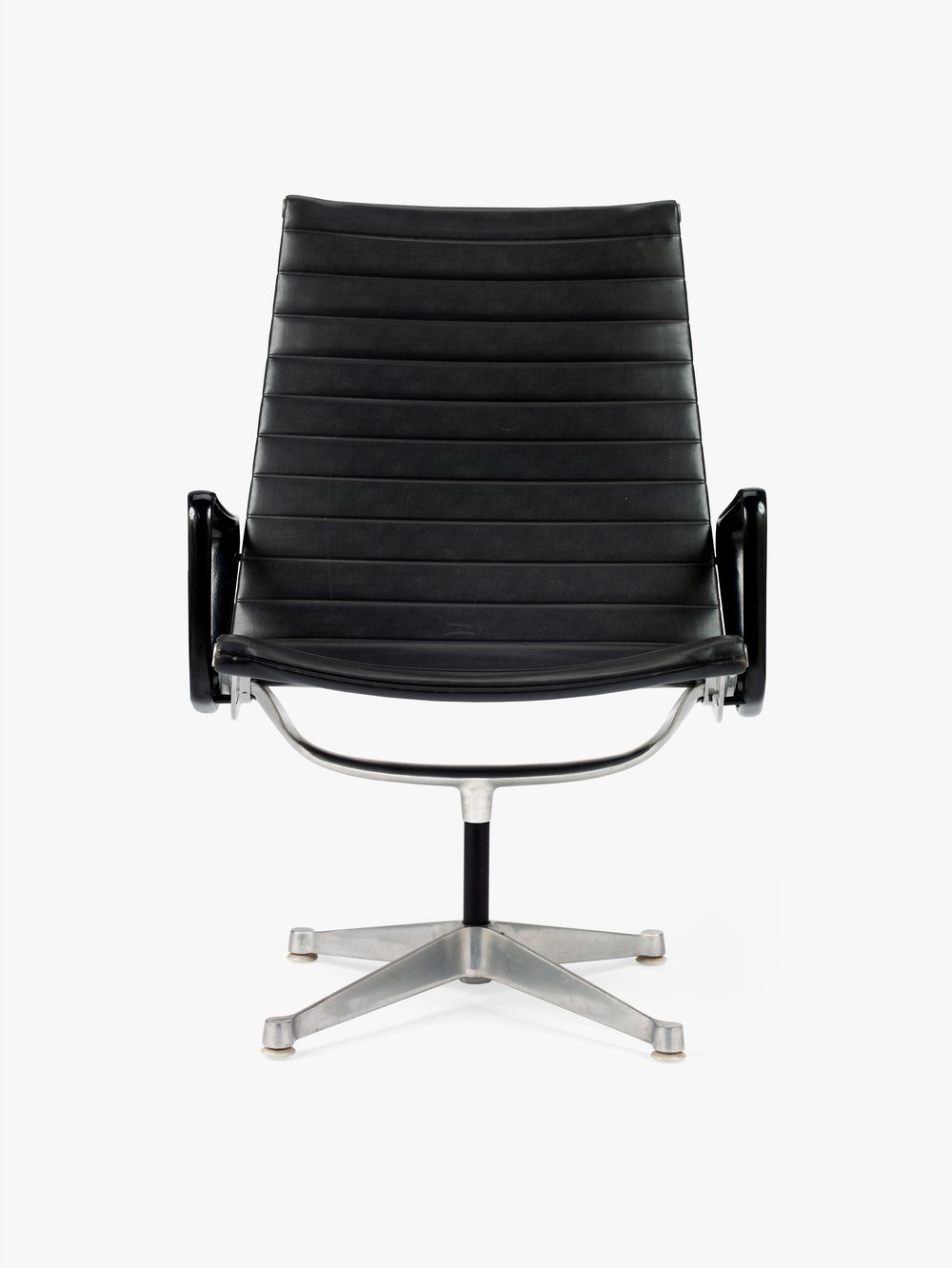 682 Lounge Chair with Arms